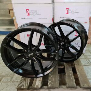 NICHE VOSSO 18X8 5X112 EN NEGRO MATE